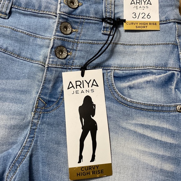 Curvy High Rise Shorts - Picture 3 of 3